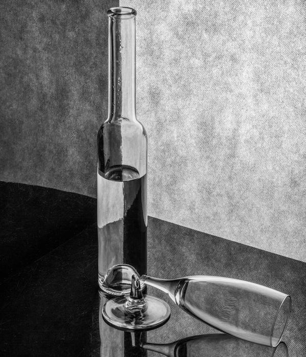 Abstract composition of light and focus for daily eye comfort